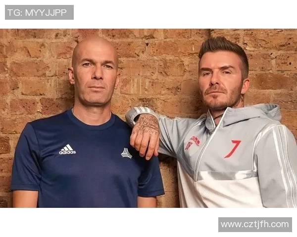 足球巨星同框亮相广告大作 聚焦激情与荣耀的完美融合