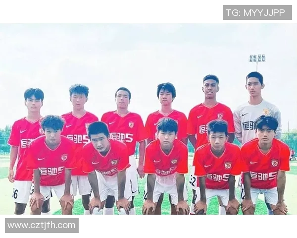 足球未来之星：聚焦下一代球员的榜样力量与成长轨迹