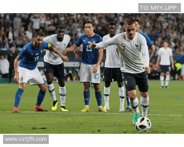 退役球星足球友谊赛精彩纷呈 众多传奇球员同场竞技展示风采 退役球星足球友谊赛精彩纷呈 众多传奇球员同场竞技展示风采